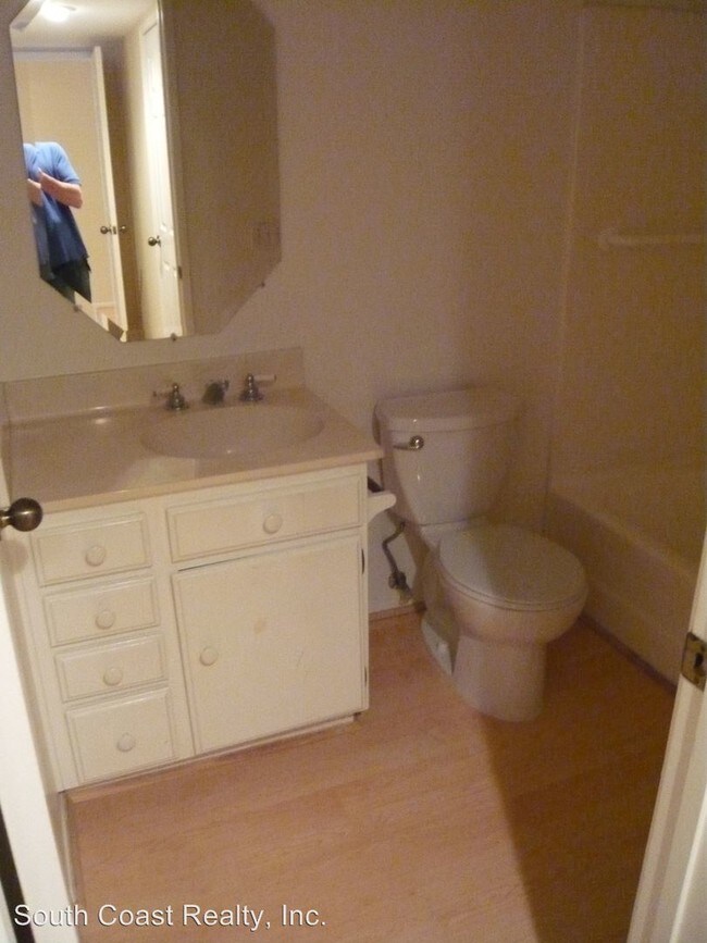 Building Photo - 2 br, 2 bath House - 7638 Hollister #266