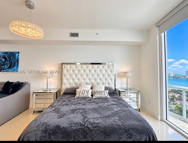 Foto del edificio - 18101 Collins Ave