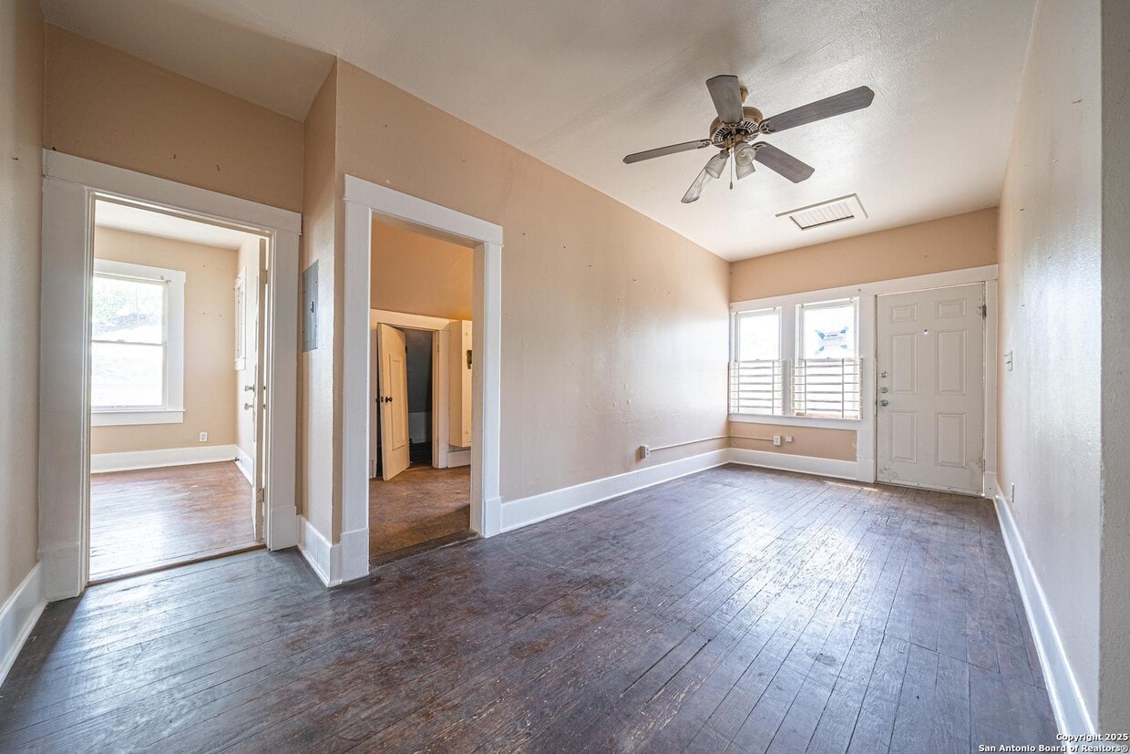 Building Photo - 204 Mt Vernon Ct