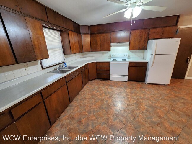 Foto del edificio - 3 br, 1 bath House - 2417 SW High Ave.