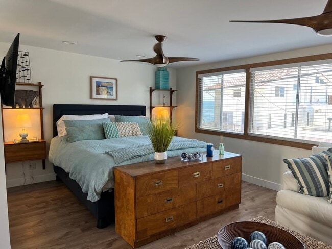 The Sandbar - Where your Dreams Come True - 1026-1036 Gaviota Dr