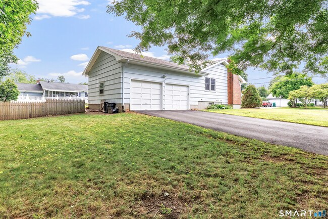 Building Photo - 200 Diane Terrace