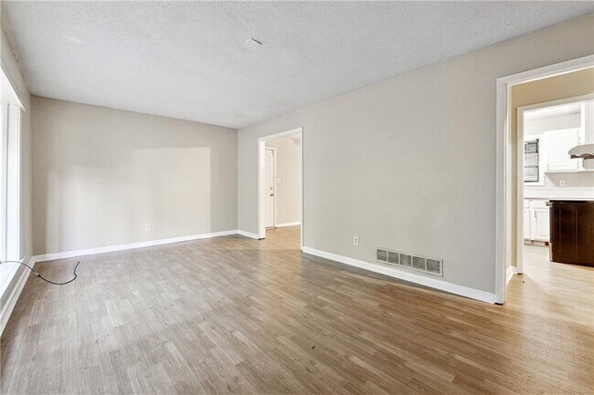 Building Photo - 5786 Deerfield Trail