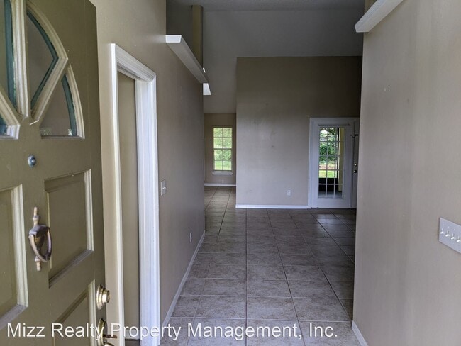 Building Photo - 3 br, 2.5 bath House - 416 Pineview Street