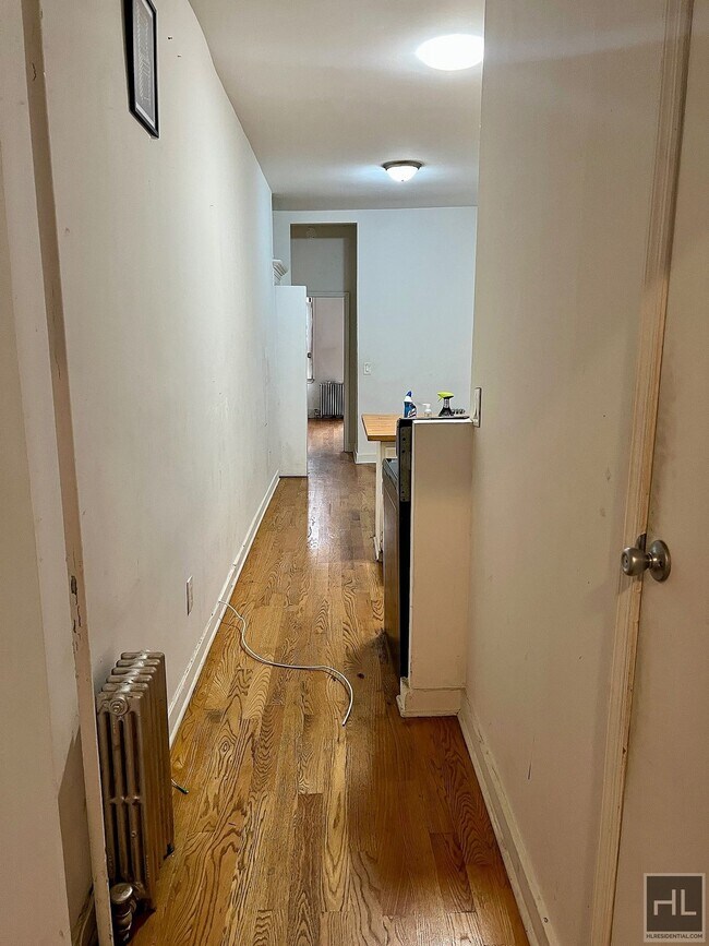 Foto del edificio - 2 BR 2 BA in Prime Bushwick