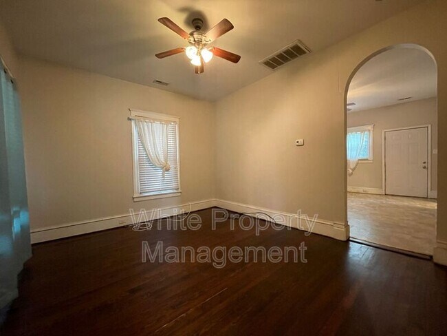 Building Photo - 312 Flint St
