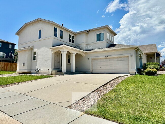 Building Photo - 8486 Meadowcrest Dr