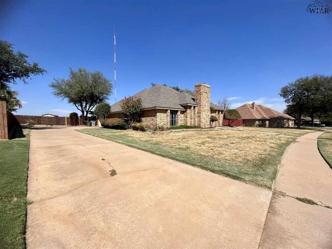 Building Photo - 4304 Chelsea Dr