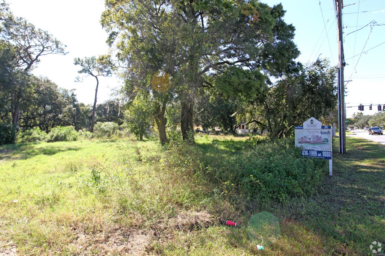 Building Photo - 7910 Interbay Blvd