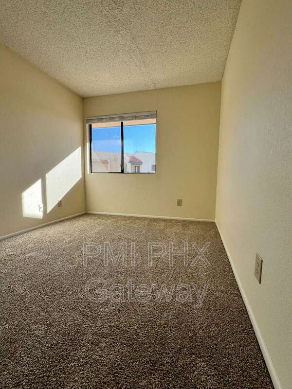 Foto del edificio - 9808 N 5th St