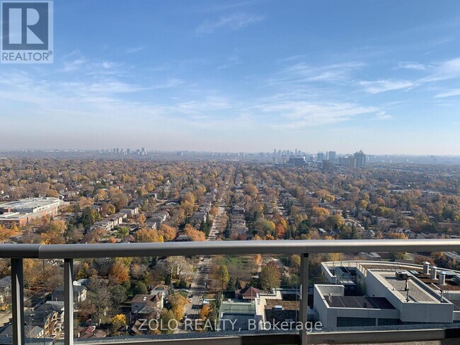 Building Photo - 23 Hollywood Ave