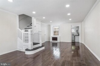 Building Photo - 120 Grape St
