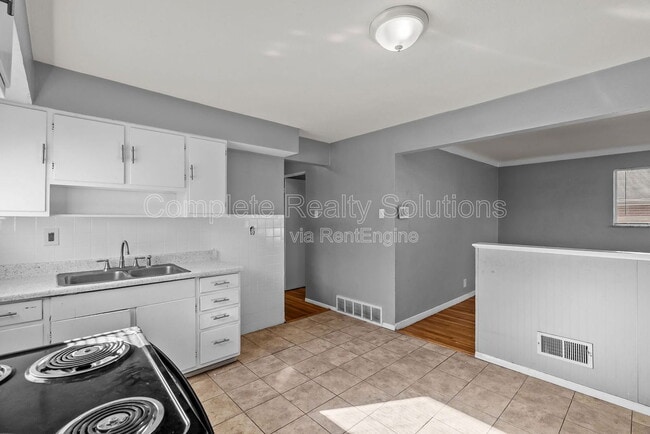 Photo - 1216 Lakeview Ave House