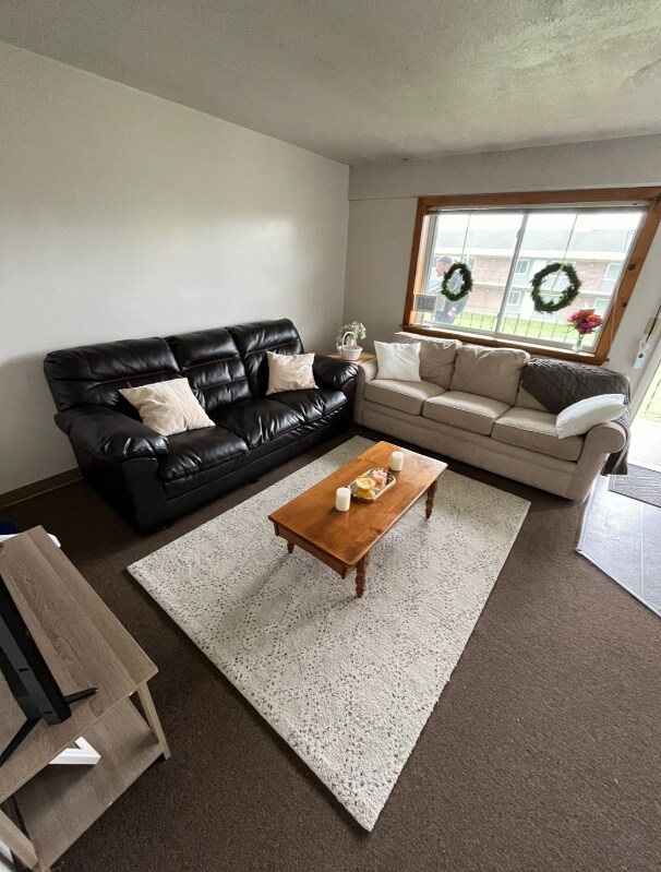 Foto del edificio - 49 W Main St