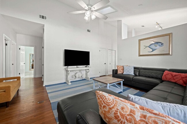 Foto del edificio - 4431 Luke Ave