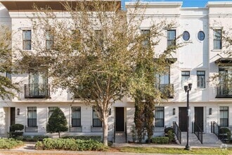 Building Photo - 653 E Jackson St