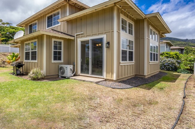 Building Photo - Beautiful Designed Spacious 3 bed/2.5 Bath...