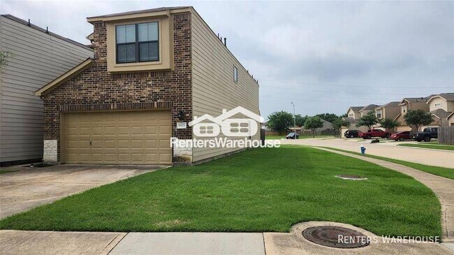 Building Photo - Immediate Move in Ready!! Charming 2 story...