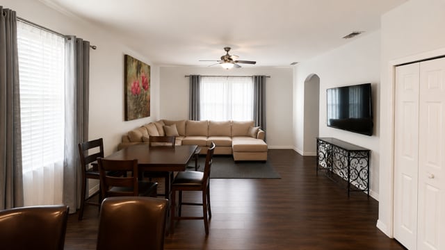 Foto del edificio - 325 Highland Meadows St