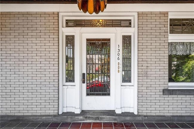 Foto del edificio - 1306 Ridge Ave