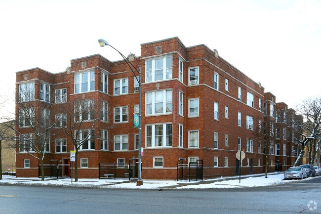 Foto principal - 7658 N Sheridan Rd