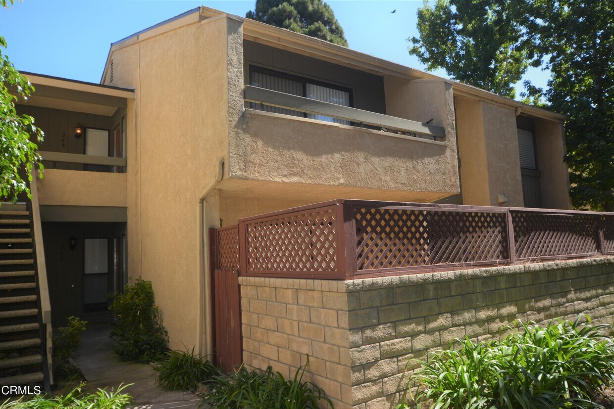 Foto principal - 242 Oakwood St