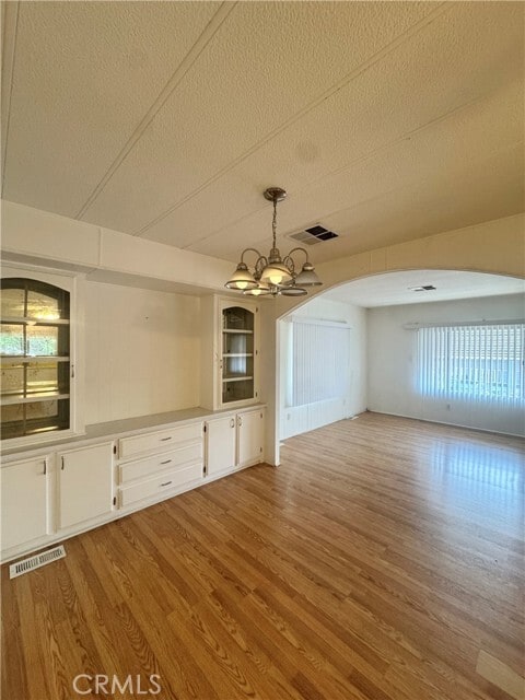 Building Photo - 2851 Rolling Hills Dr