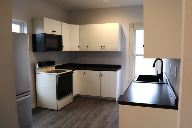 Foto del edificio - 6801 Lexington Ave