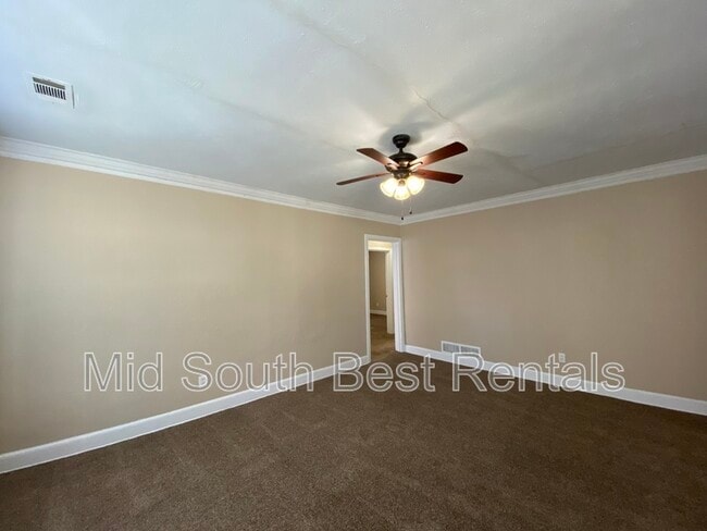 Building Photo - 2269 Alameda Cove