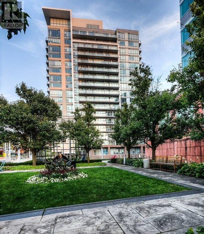 Building Photo - 85 Duke St W