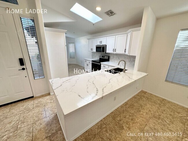Building Photo - 10518 E Star of the Desert Dr