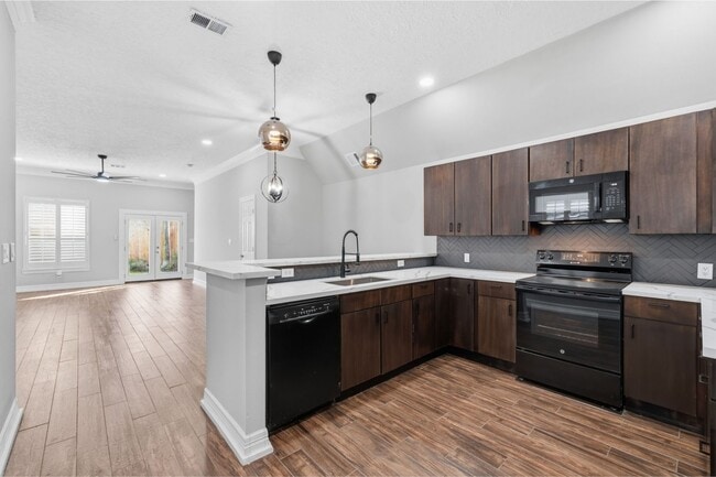 Foto del edificio - 1834 Woodvine Dr