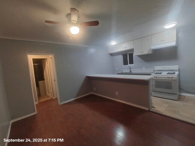 Foto del edificio - 3319 Roseview Ave