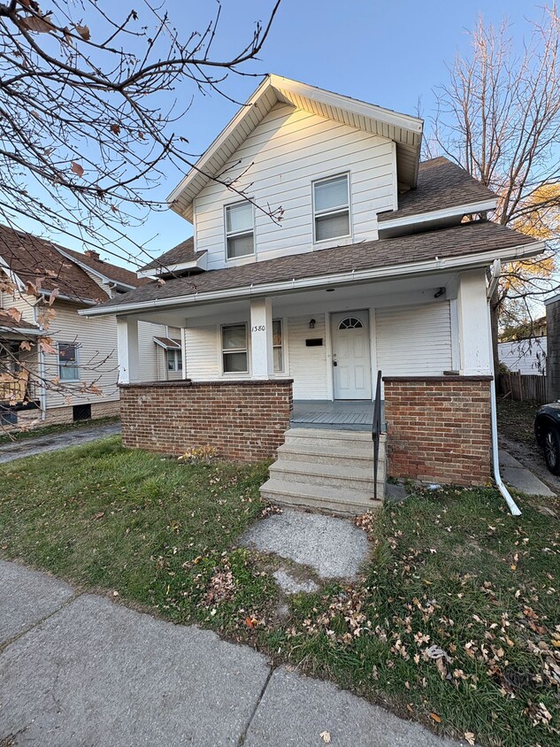 Primary Photo - 1380 Berdan Ave