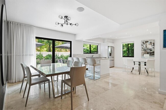 Foto del edificio - 2180 NE 191st Dr