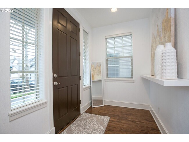 Foto del edificio - 17335 SW Montague Way