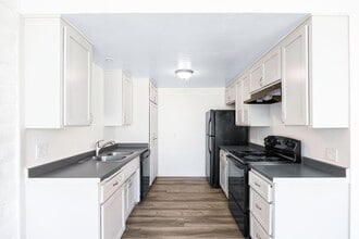 Building Photo - 55160 Airlane Dr