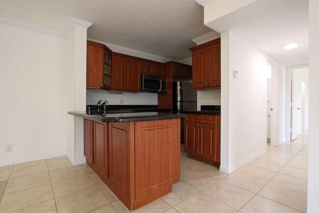 Building Photo - 608 Sea Pine Way