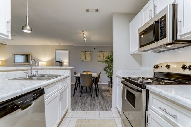 Building Photo - Kings Mill Apartment Homes