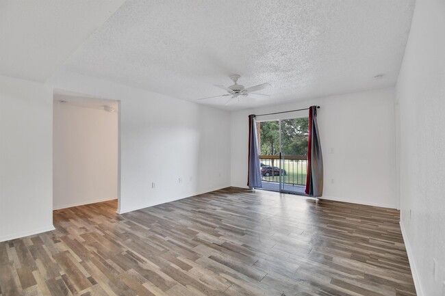 Building Photo - 5259 Images Cir