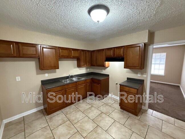 Building Photo - 3854 Windermere Rd