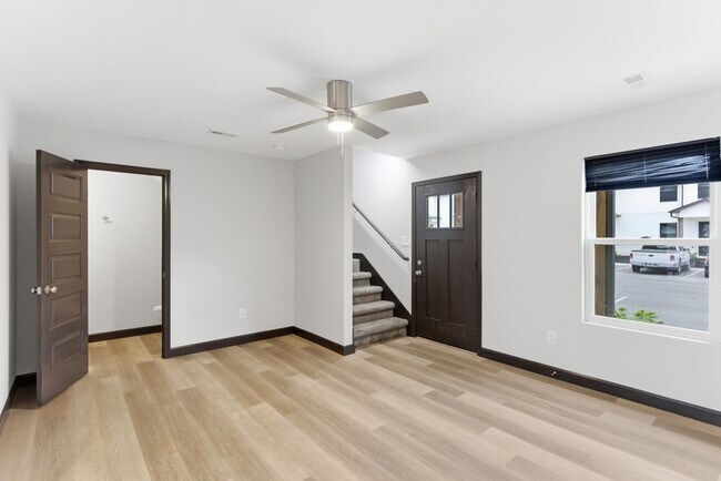 Building Photo - 123 Delaney Wy