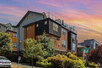 Building Photo - 2048 Minor Ave E