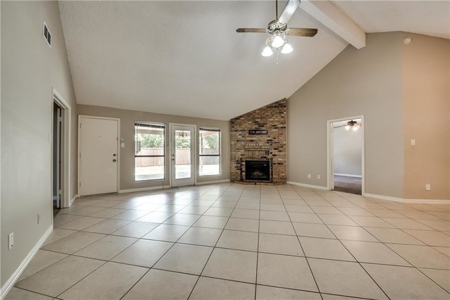 Building Photo - 7824 Roberta Dr