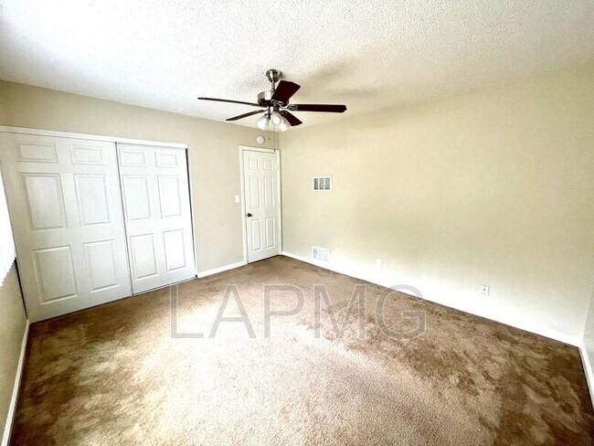 Foto del edificio - 219-221 S San Gabriel Ave