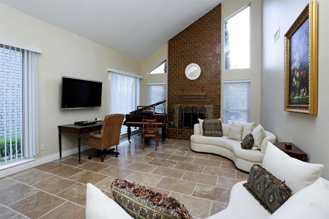 Foto del edificio - 4110 Sun Meadow Dr