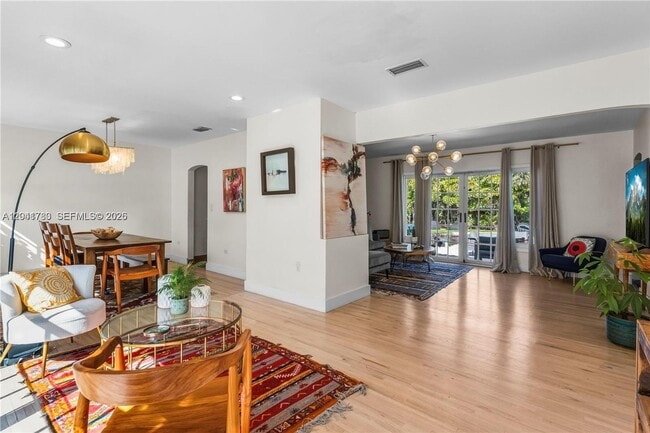 Photo - 1875 Alamanda Drive 1875 House