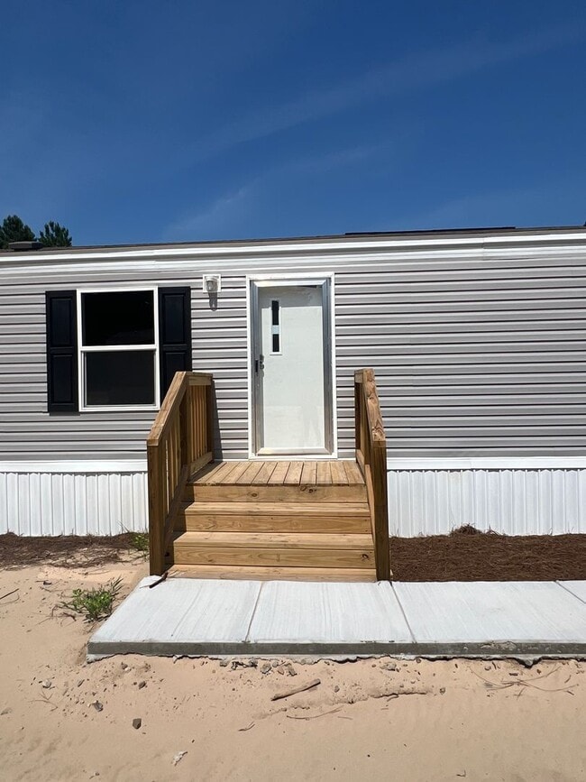 Building Photo - Brand New! Move In Ready & Close to Downto...