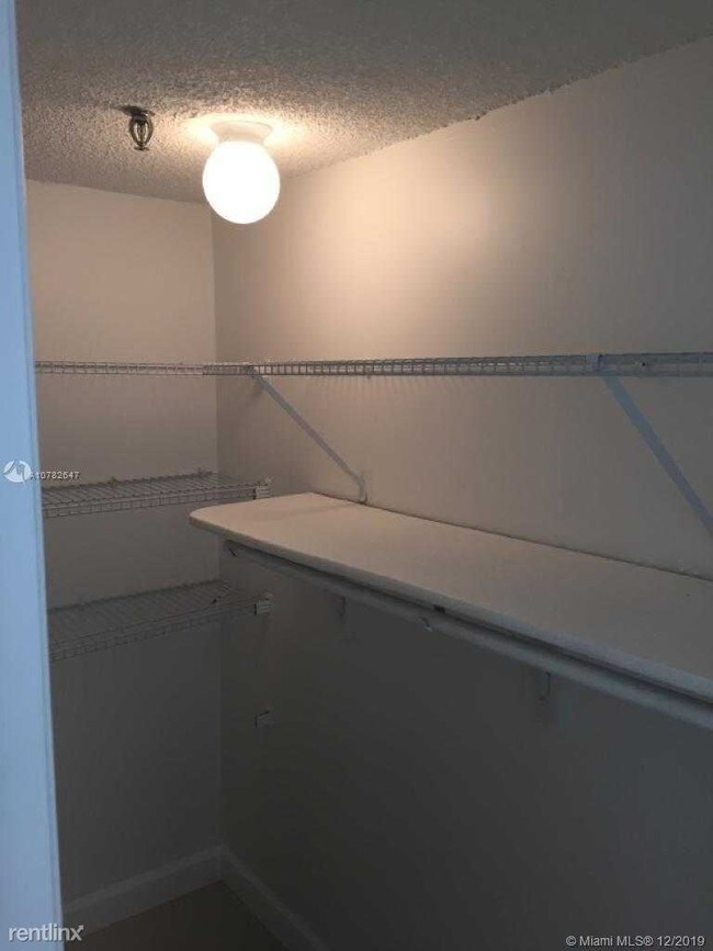 Building Photo - 2 br, 2 bath Condo - 10661 SW 108th Ave 3D