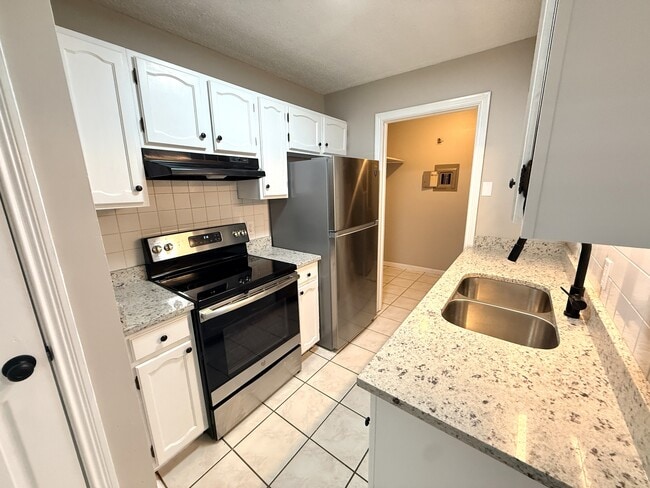 Building Photo - 705 Gordon Smith Blvd